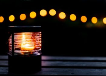 Lampion na taras - sprawdź jakie to proste!